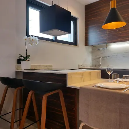 Liris アパート ナザレ