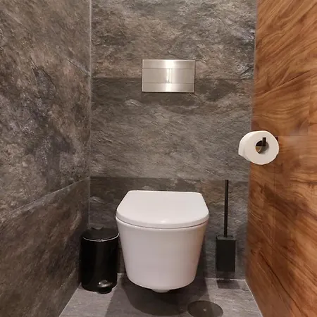 Liris アパート ナザレ